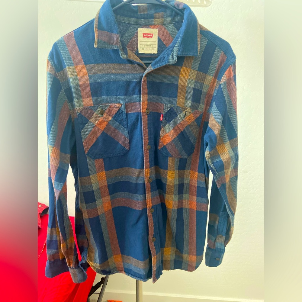 Levi’s long sleeve flannel button down shirt